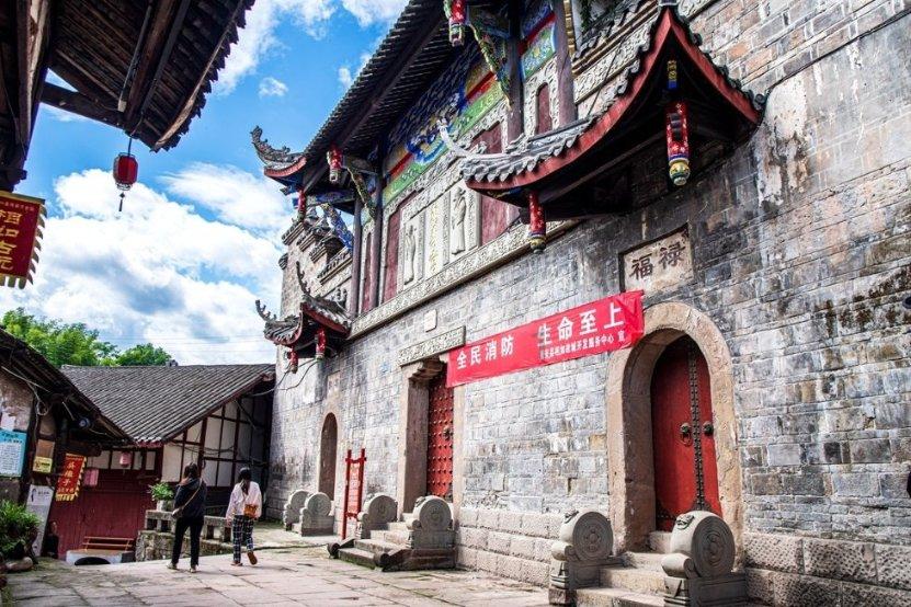 南沙海战，陈伟文顶住压力：还击！打沉它，乘胜追击又收复6岛屿